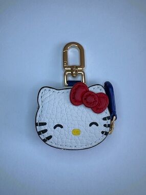 Maison de Sabre Hello Kitty Playful Limited Edition Air Tag Charm EUC
